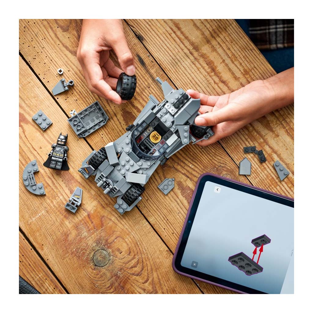 LEGO® Marvel: Batman proti Supermanovi™: Batmobil™ (76331) kép 5