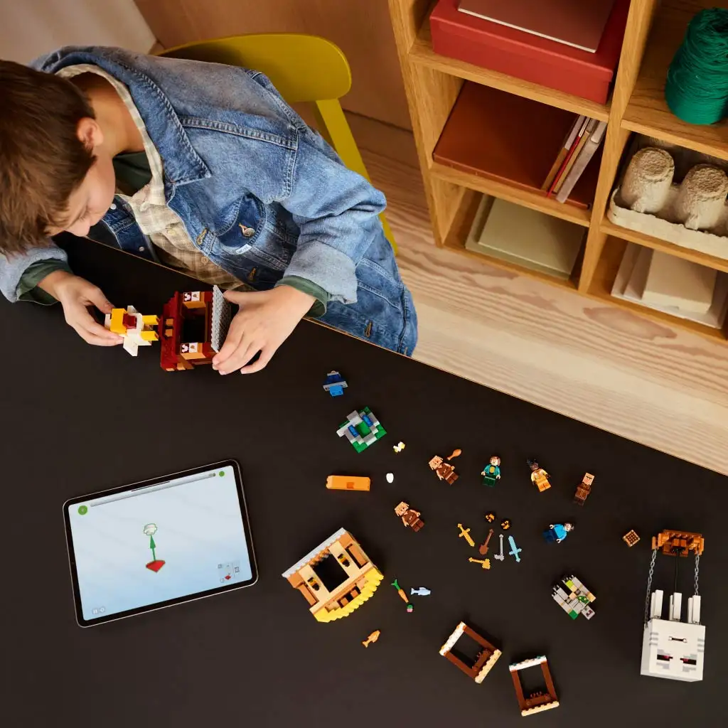 LEGO® Minecraft: Ducholodný balón a útok na dedinu (21273) kép 3