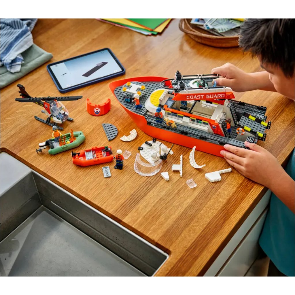 LEGO® City: Parti őrség mentőcsónak és helikopter (60504) kép 5