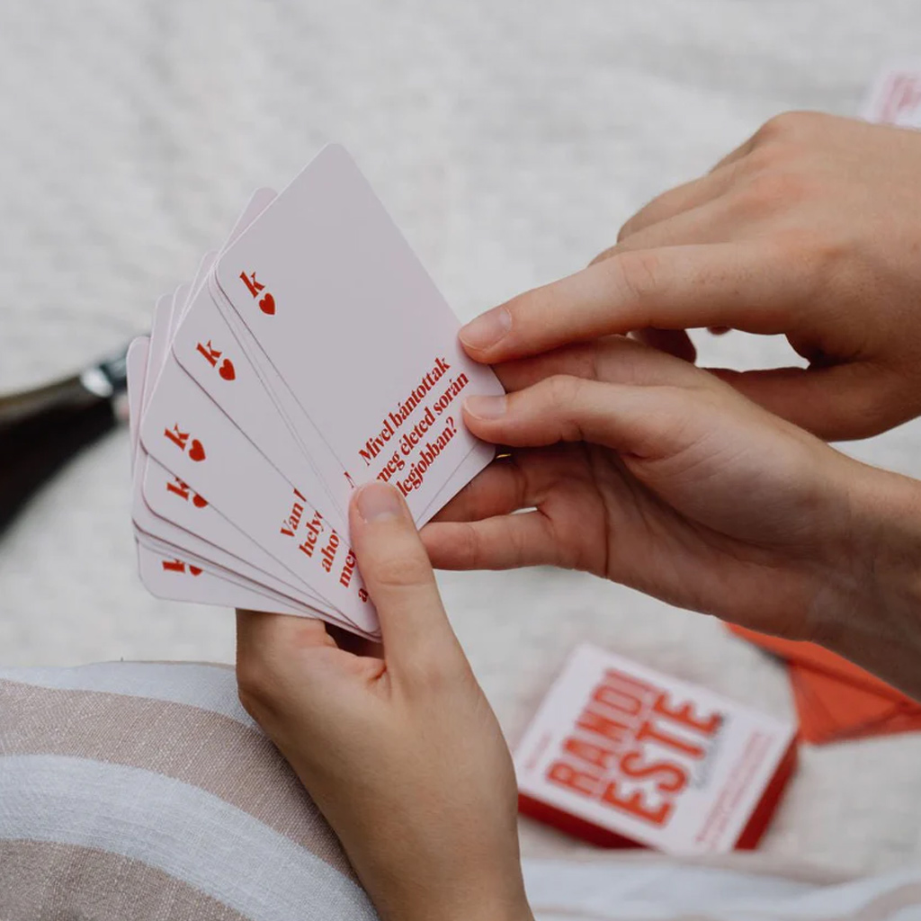 Obrys: Randevér este — Konverzačná kartová hra na prvé stretnutia kép 2