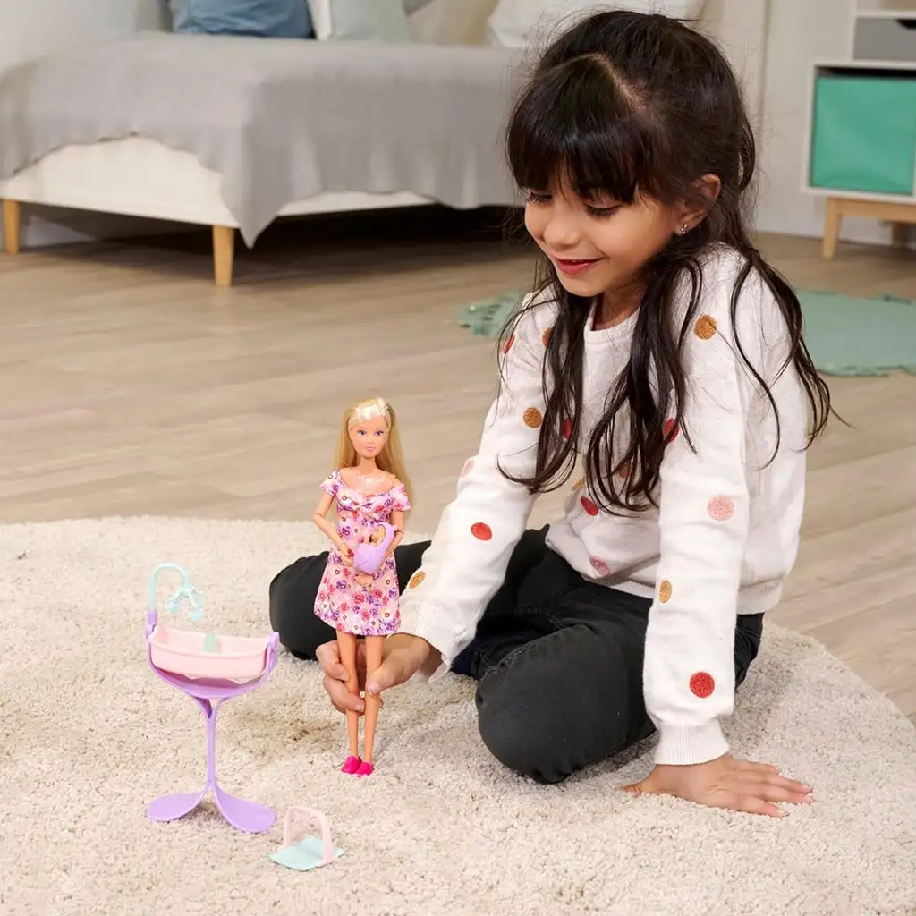 Steffi Love: Steffi tehotná bábika s kolískou a doplnkami - Simba Toys kép 8