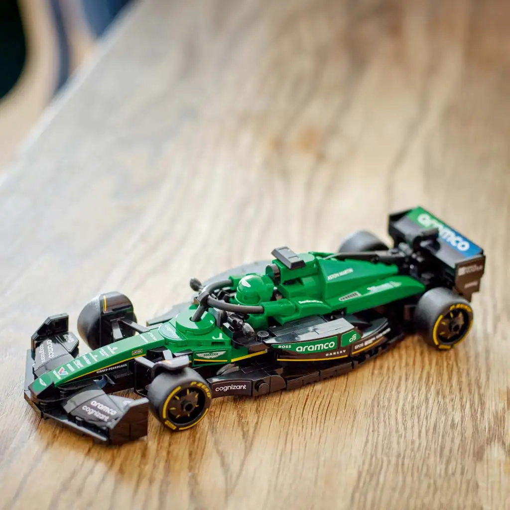 LEGO® Speed Champions: Aston Martin Aramco F1® AMR24 pretekárske auto (77245) kép 5