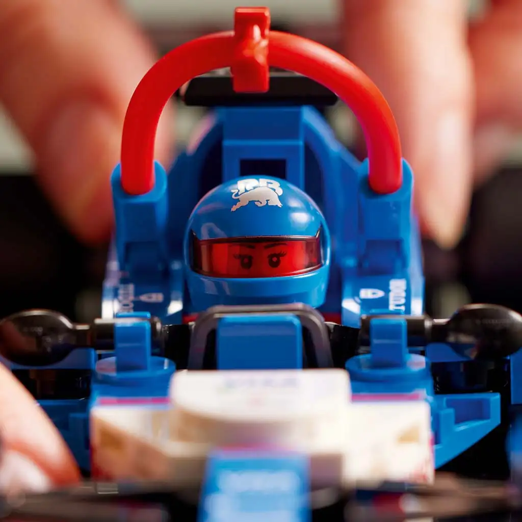 LEGO® Speed Champions: Visa Cash App RB VCARB 01 F1® pretekárske auto (77246) kép 5