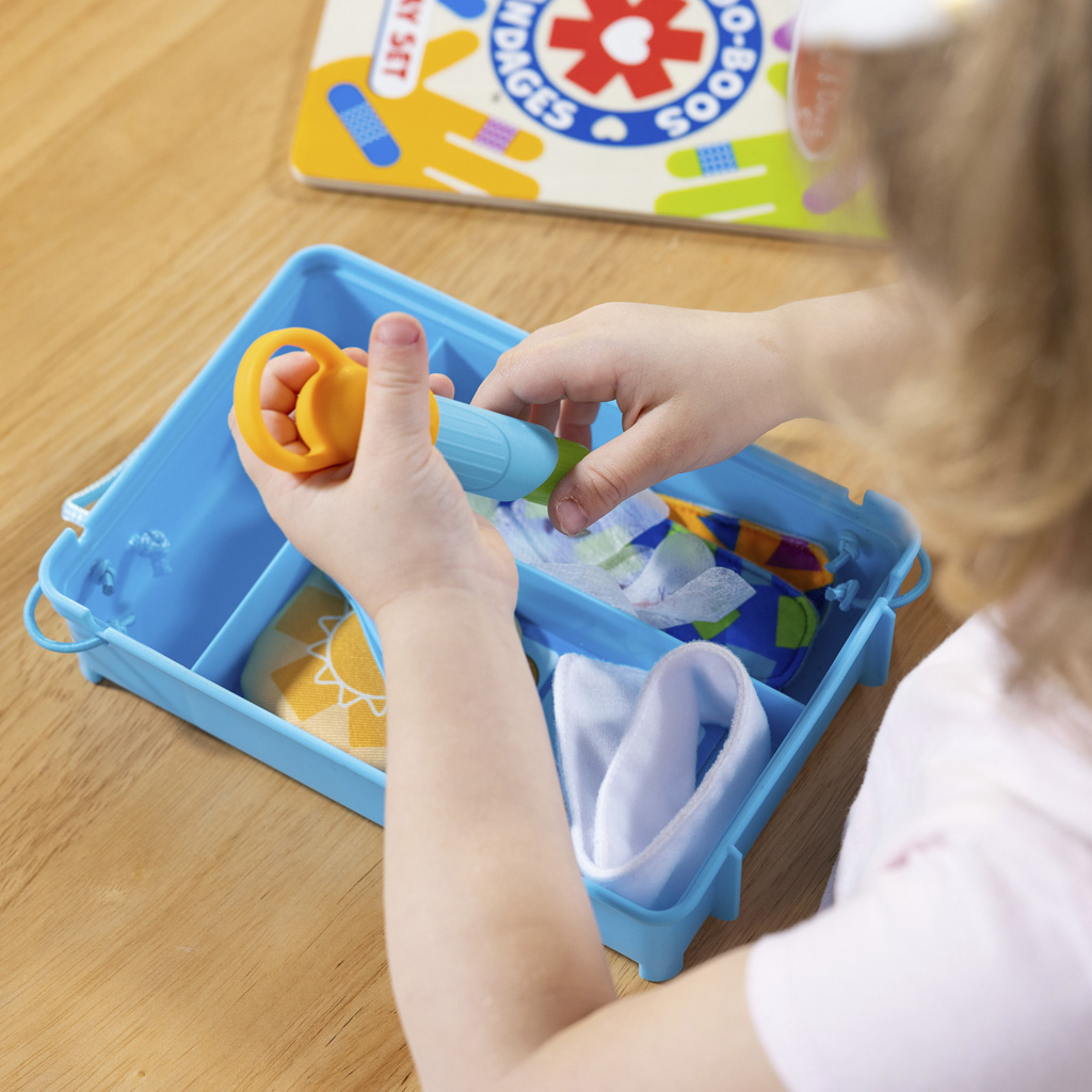 Melissa&Doug: Boo-boos & Bandages esősegély szett - Spin Master kép 4
