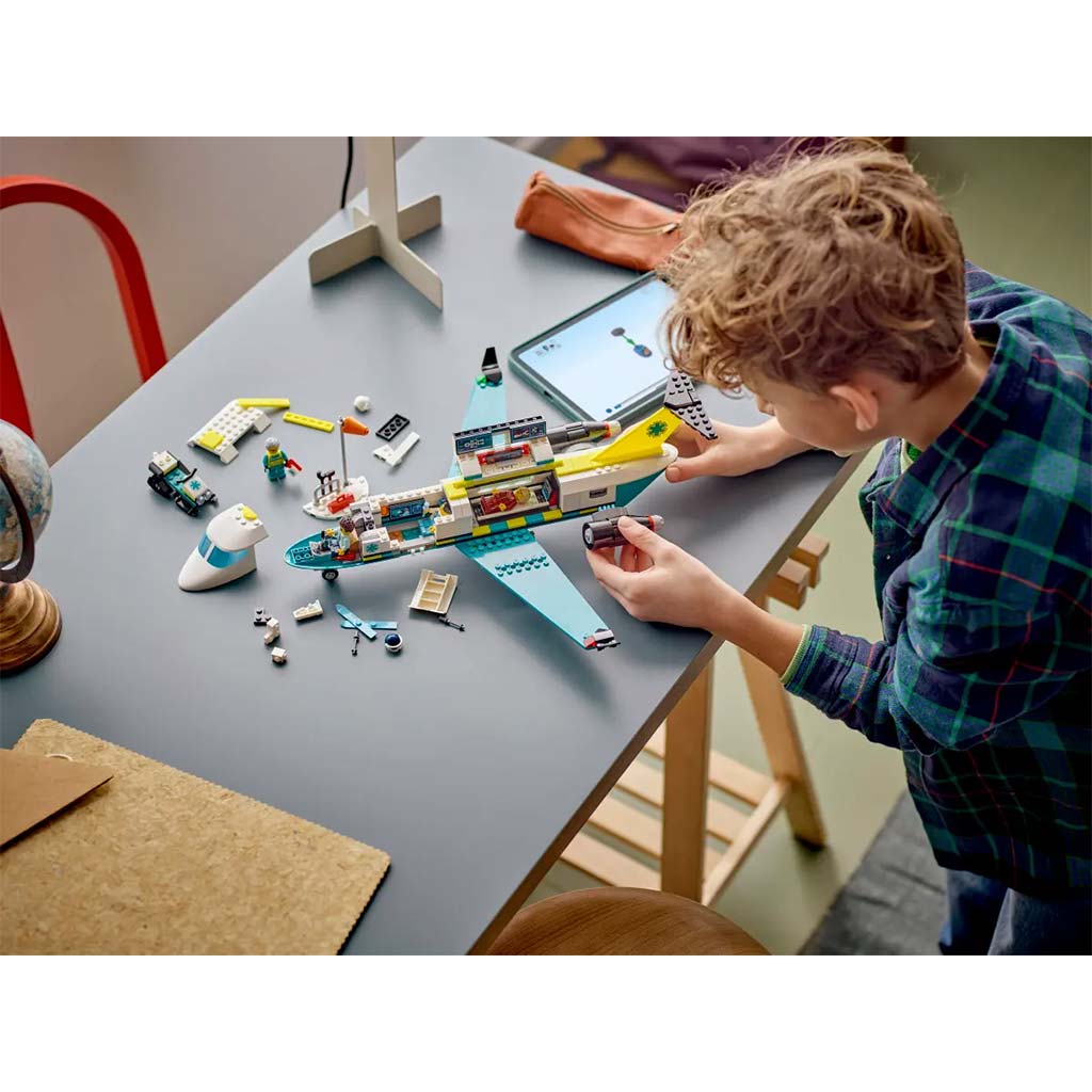 LEGO® City: Sürgősségi mentőrepülőgép (60465) kép 8