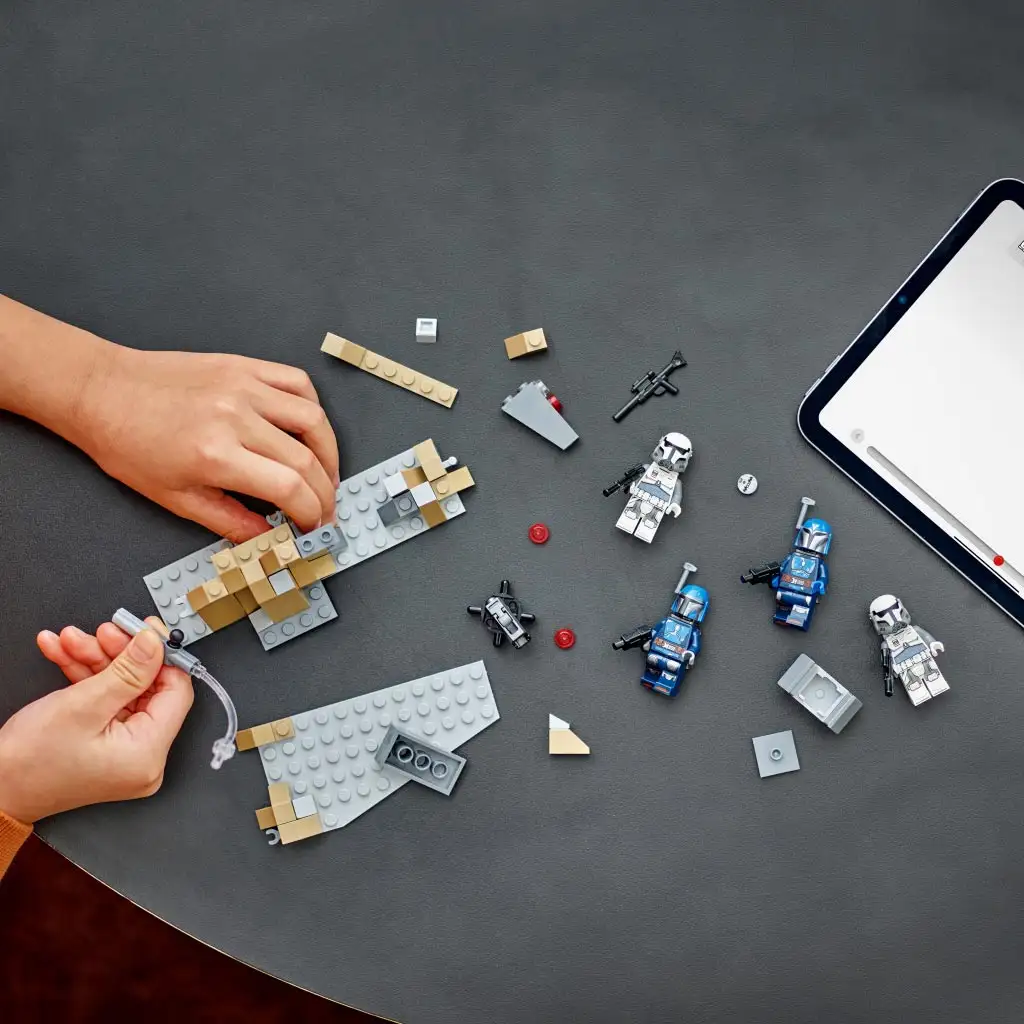 LEGO® Star Wars™: Pasca na planéte Mandalore™ bojový balíček (75373) kép 3