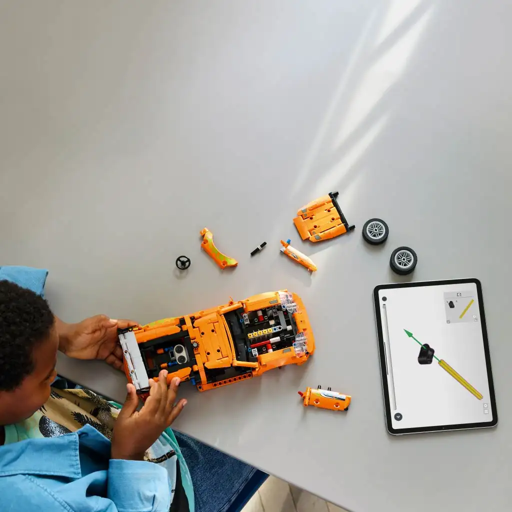 LEGO® Technic: Rýchlo a zbesilo Toyota Supra MK4 (42204) kép 3