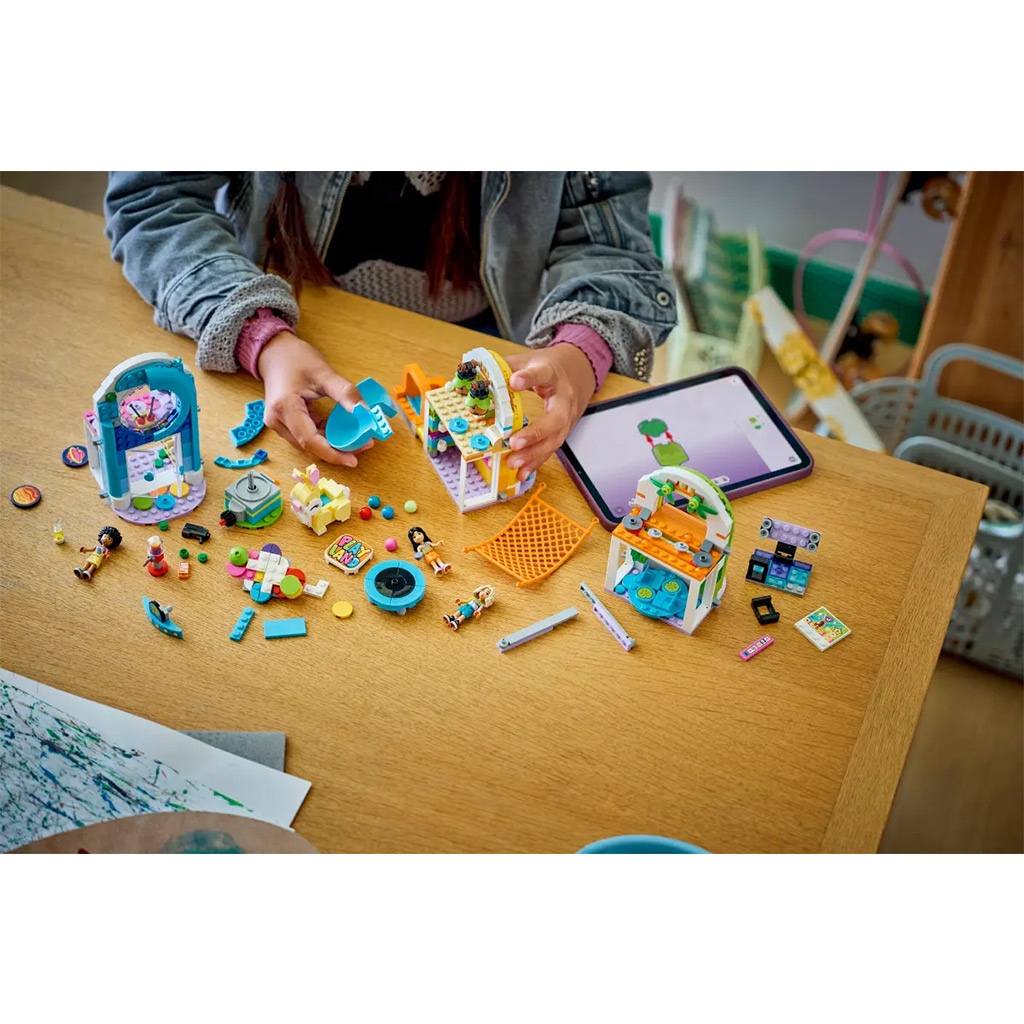 LEGO® Friends: Veselý herný domček (42686) kép 7