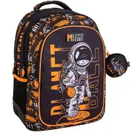 Luna: Must Team Űrhajós fekete-narancssárga lekerekített 3 rekeszes iskolatáska, hátizsák 32x18x43cm